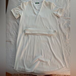 Elegant White V-Neck Dress